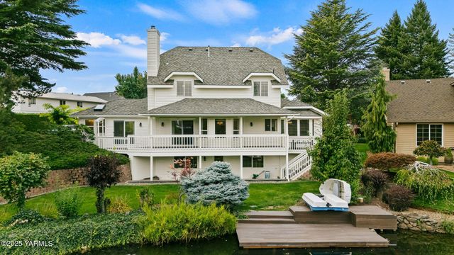 1217 N 22nd Ave, Yakima, WA 98902