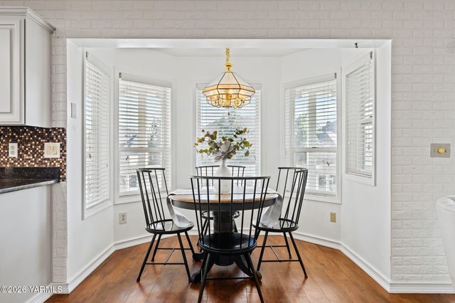 1217 N 22nd Ave, Yakima, WA 98902