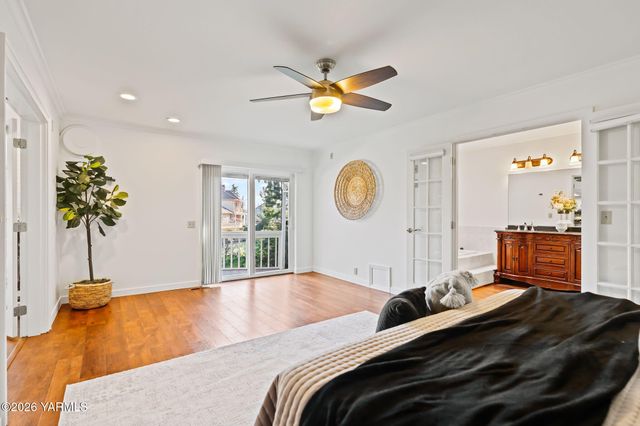 1217 N 22nd Ave, Yakima, WA 98902