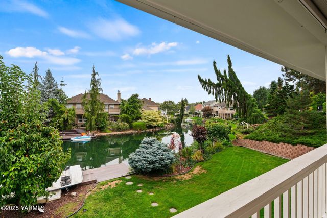 1217 N 22nd Ave, Yakima, WA 98902