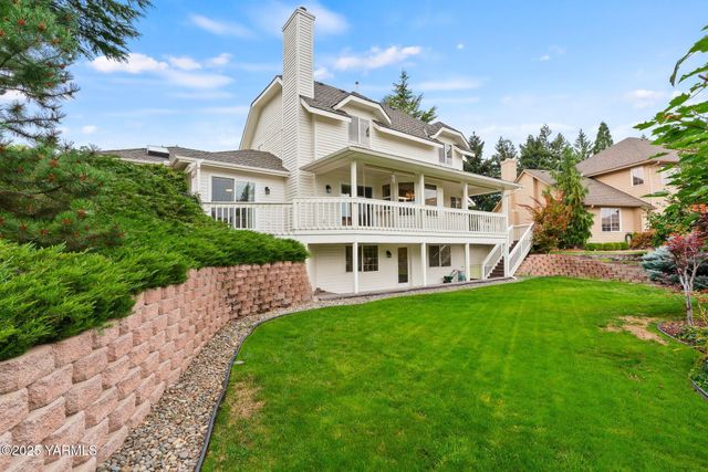 1217 N 22nd Ave, Yakima, WA 98902