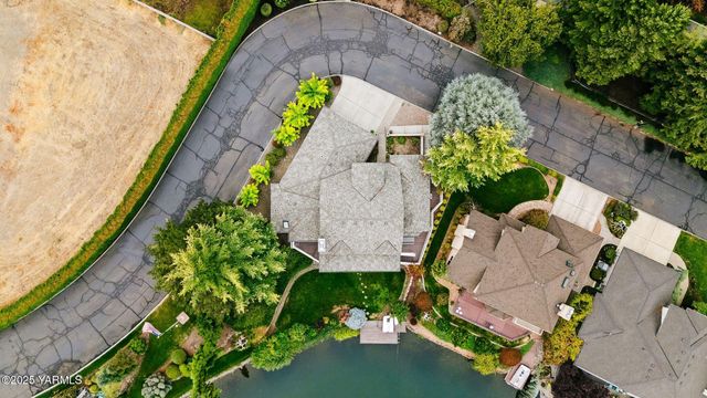 1217 N 22nd Ave, Yakima, WA 98902