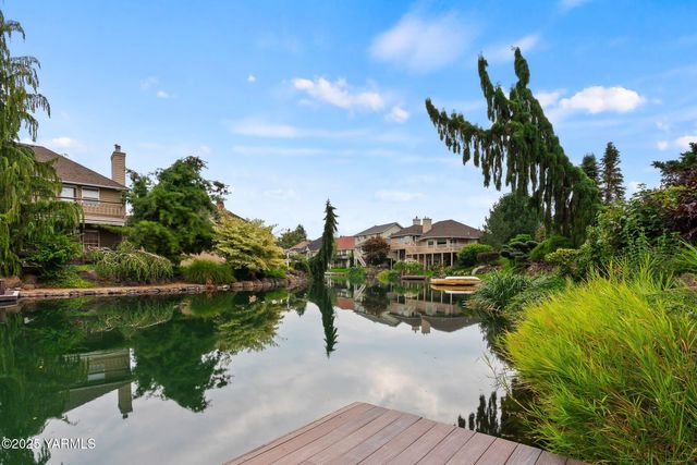 1217 N 22nd Ave, Yakima, WA 98902