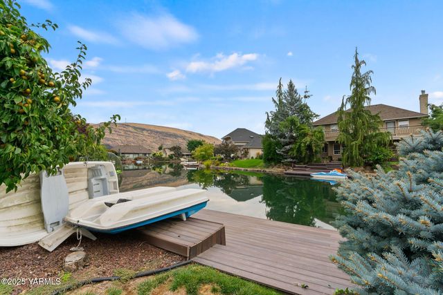 1217 N 22nd Ave, Yakima, WA 98902