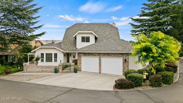 1217 N 22nd Ave, Yakima, WA 98902