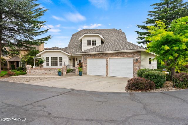 1217 N 22nd Ave, Yakima, WA 98902