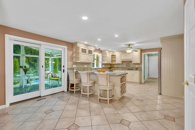 14 Claire Ave, Mansfield, MA 02048