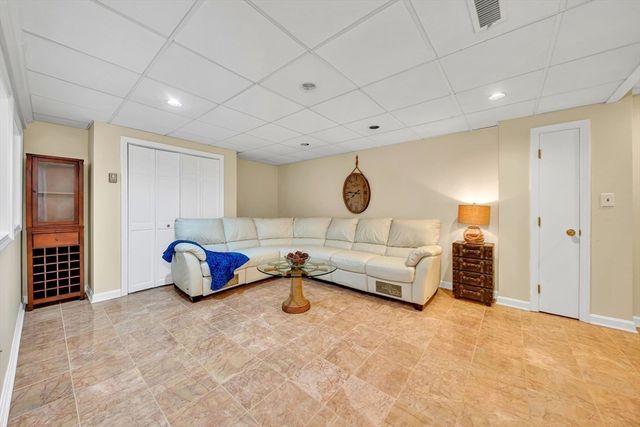 14 Claire Ave, Mansfield, MA 02048