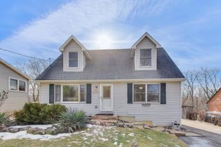 25097 W Buena Avenue, Lake Villa, IL 60046