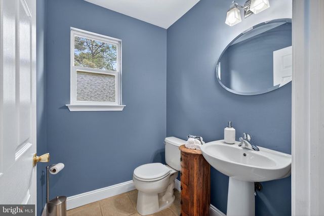 10 COUNTRY RD, Jackson, NJ 08527