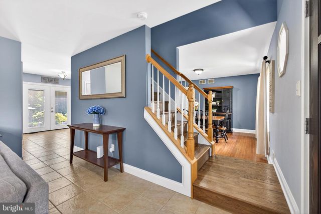 10 COUNTRY RD, Jackson, NJ 08527