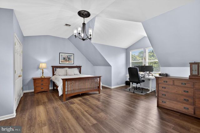 10 COUNTRY RD, Jackson, NJ 08527
