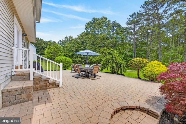 10 COUNTRY RD, Jackson, NJ 08527