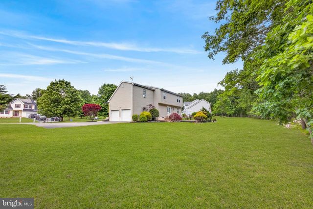 10 COUNTRY RD, Jackson, NJ 08527