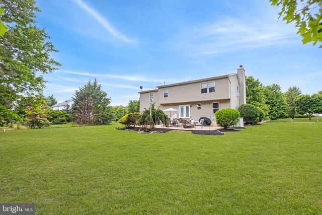 10 COUNTRY RD, Jackson, NJ 08527