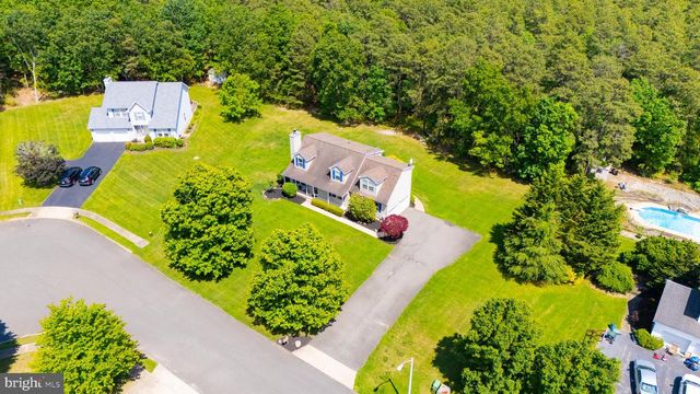 10 COUNTRY RD, Jackson, NJ 08527