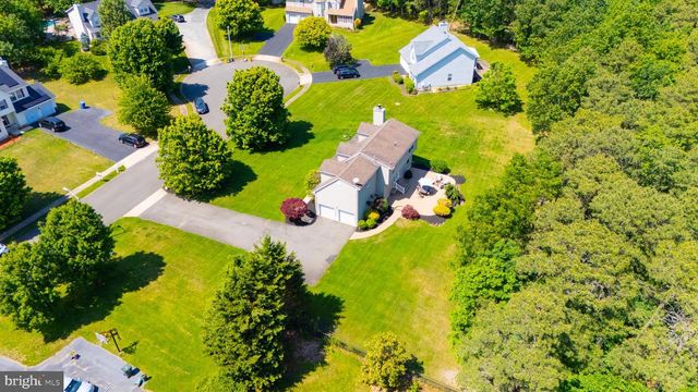 10 COUNTRY RD, Jackson, NJ 08527