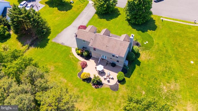 10 COUNTRY RD, Jackson, NJ 08527