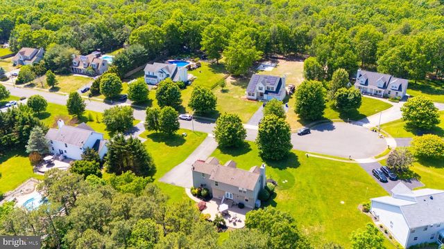 10 COUNTRY RD, Jackson, NJ 08527