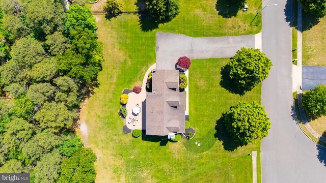 10 COUNTRY RD, Jackson, NJ 08527
