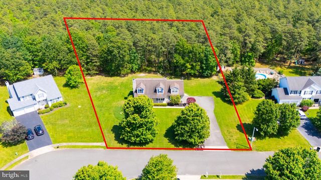 10 COUNTRY RD, Jackson, NJ 08527