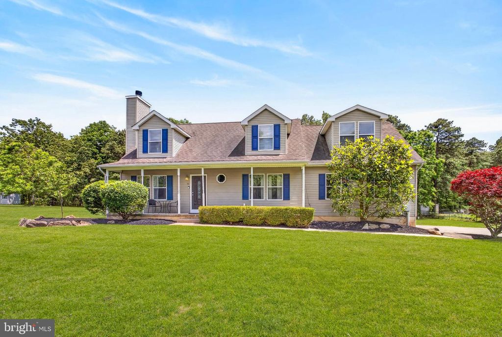 10 COUNTRY RD, Jackson, NJ 08527