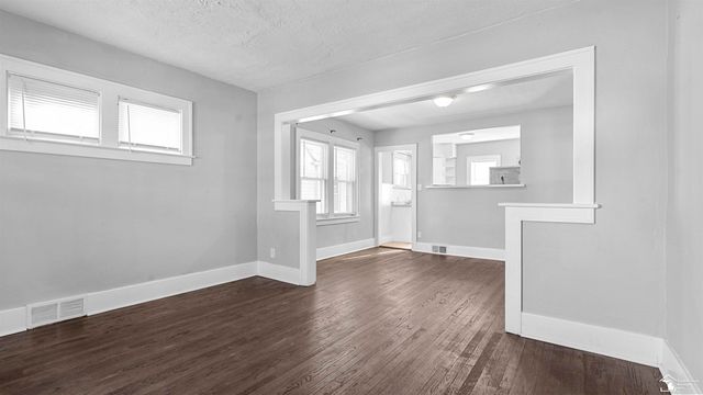 1053 Garfield Avenue, Lincoln Park, MI 48146