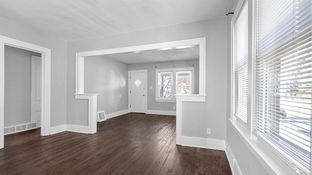 1053 Garfield Avenue, Lincoln Park, MI 48146