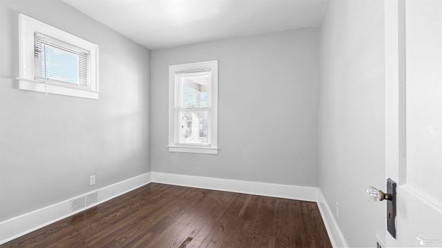 1053 Garfield Avenue, Lincoln Park, MI 48146