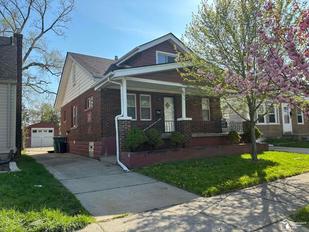 1053 Garfield Avenue, Lincoln Park, MI 48146