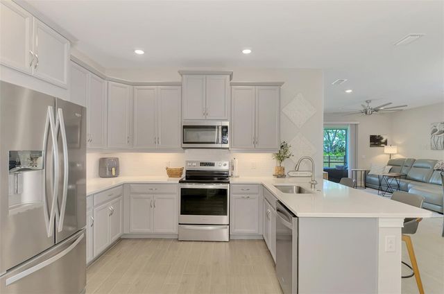 329 IBIZA LOOP, Venice, FL 34292