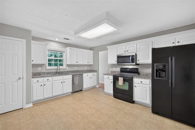 25 Persimmon Drive, Jefferson, GA 30549