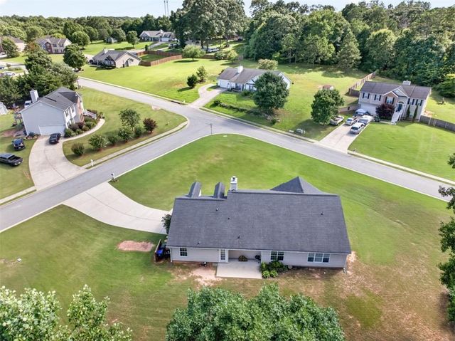 25 Persimmon Drive, Jefferson, GA 30549
