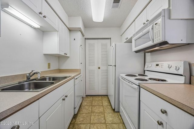 10200 BELLE RIVE Boulevard 118, Jacksonville, FL 32256