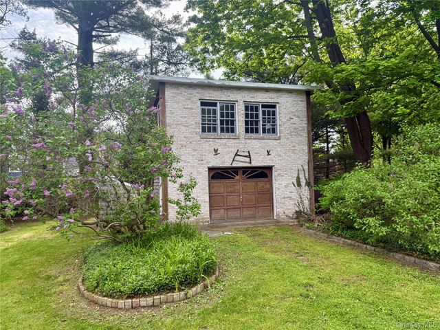133 Seaman Avenue, Bayport, NY 11705