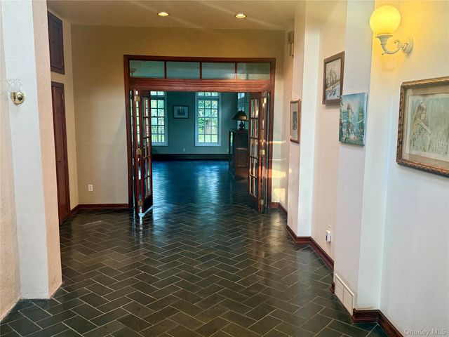 133 Seaman Avenue, Bayport, NY 11705
