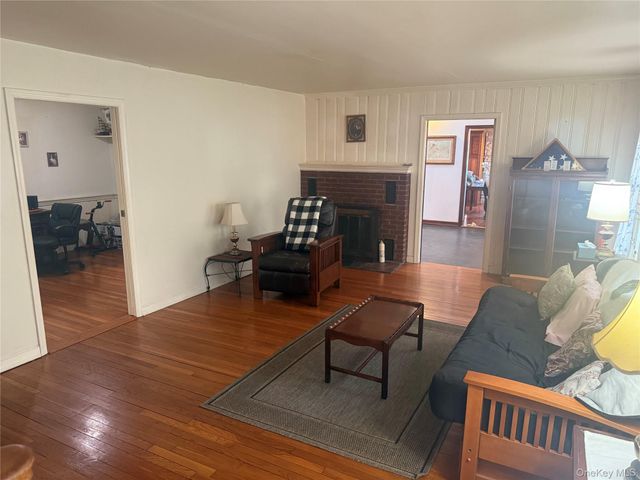 133 Seaman Avenue, Bayport, NY 11705