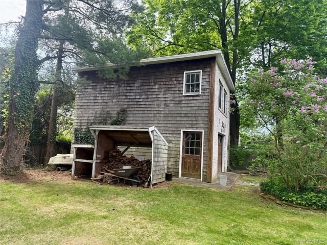 133 Seaman Avenue, Bayport, NY 11705
