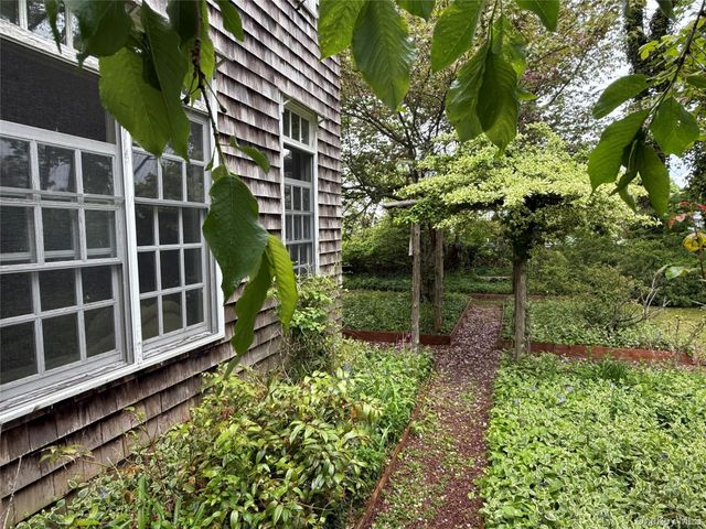 133 Seaman Avenue, Bayport, NY 11705