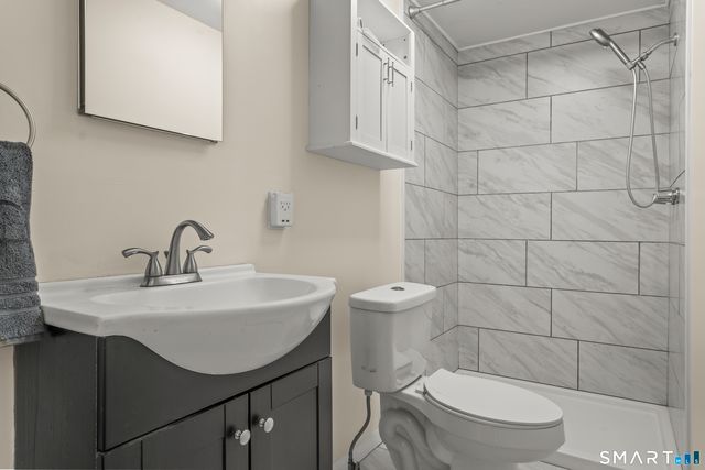 17 Champlain Drive, Old Lyme, CT 06371