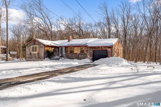 17 Champlain Drive, Old Lyme, CT 06371