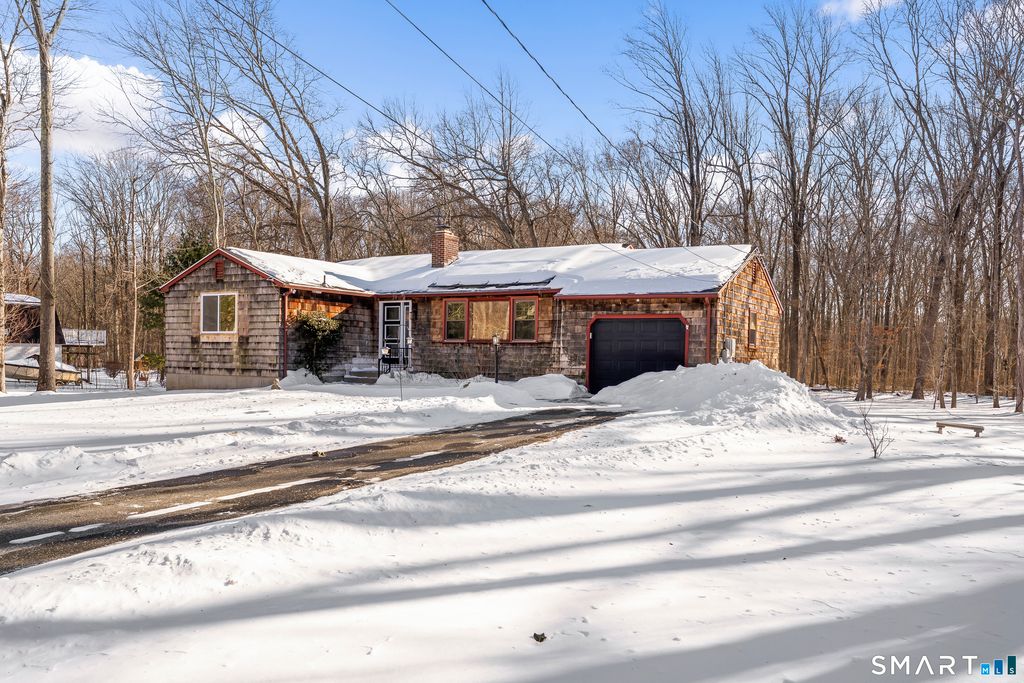 17 Champlain Drive, Old Lyme, CT 06371