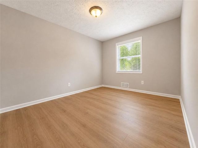 128 Mark Lane, Smyrna, GA 30082