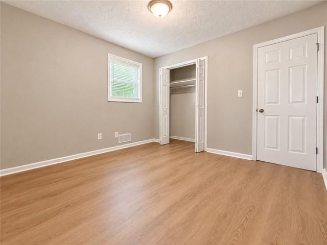128 Mark Lane, Smyrna, GA 30082