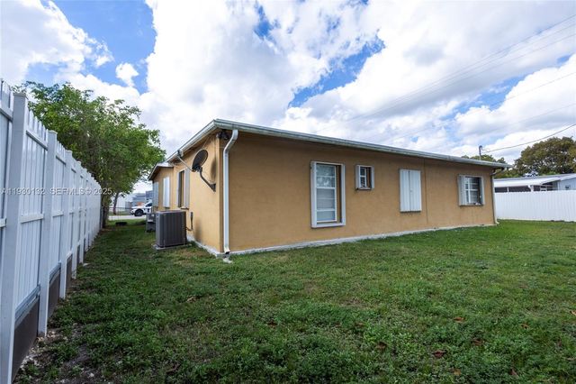 4151 SW 112th Ct, Miami, FL 33165