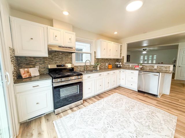 58300 Pear Road, South Bend, IN 46619