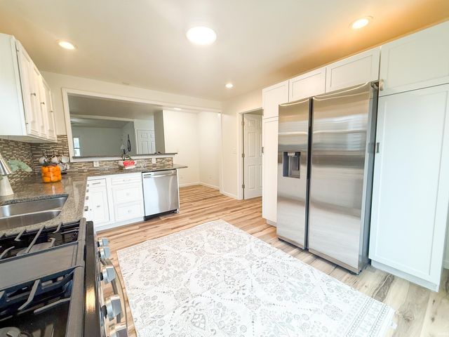 58300 Pear Road, South Bend, IN 46619