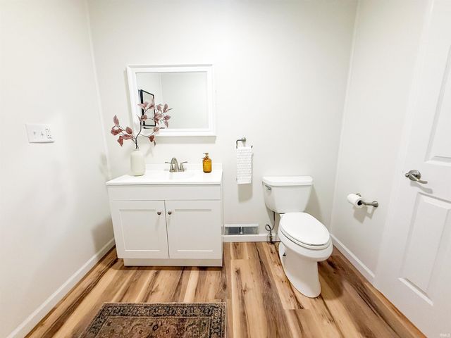 58300 Pear Road, South Bend, IN 46619