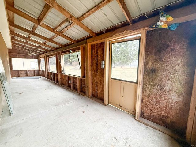 58300 Pear Road, South Bend, IN 46619