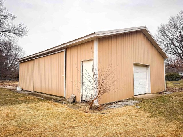 58300 Pear Road, South Bend, IN 46619